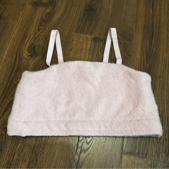 Gymshark x Whitney Simmons fuzzy light lilac sports bra Medium - Picture 3 of 8